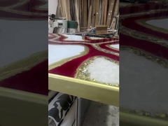 طاولة فنية من الراتنج الفاخر للفيلات والاستوديوهات الراقية تصميم نهر إيبوكسي مخصص